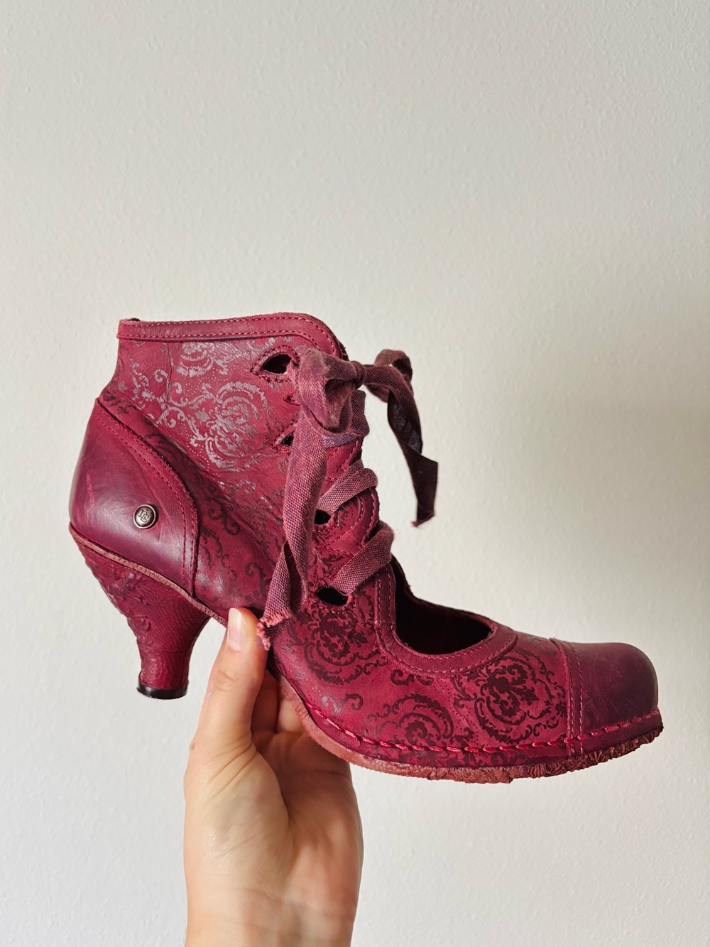 NEOSENS Croatina Victorian Leather Lace-Up Wine Red Heeled Ankle Boots Size 9